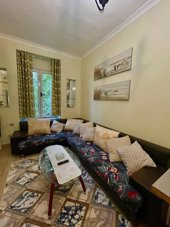 Apartment, Center *